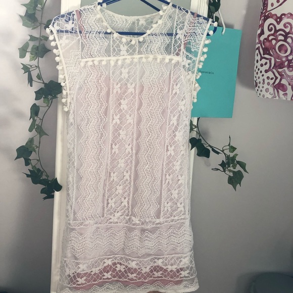 🤍HP🤍2 IN 1🤍 boho-style white lace mini dress and tight light pink slip - Picture 2 of 3